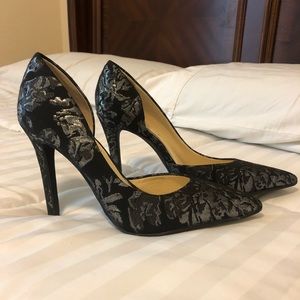 Jessica Simpson heels. Beautiful. Like new.